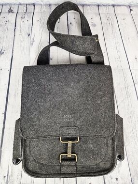 SONS OF TRADE | sturdy felt journey pack messenger bag